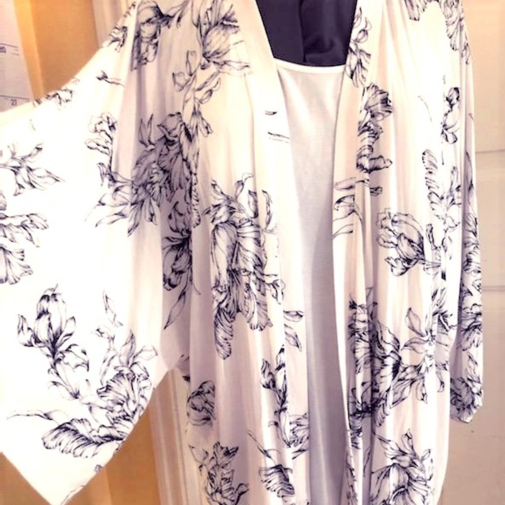 Soma Open Front Kimono Wrap - Sz Medium